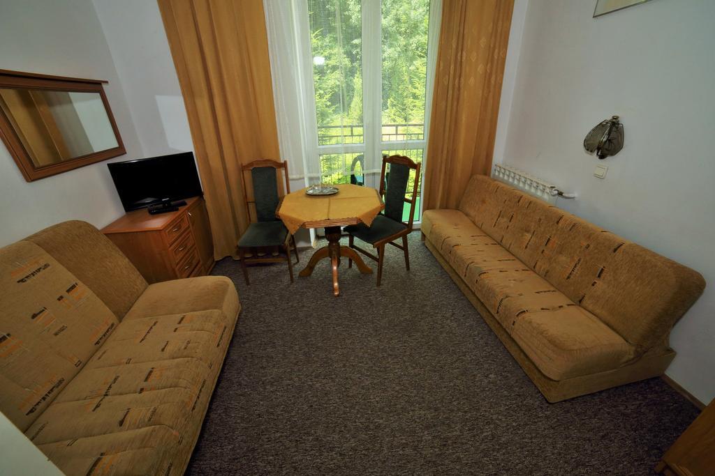 크리니차 즈드로이 Domy Wczasowe Tryumfy B&B 객실 사진
